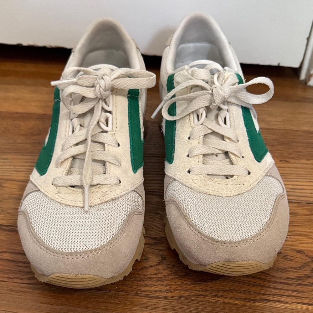 Brooks Beige and Green Women's Chariot Sneakers - Picture 3 of 4
